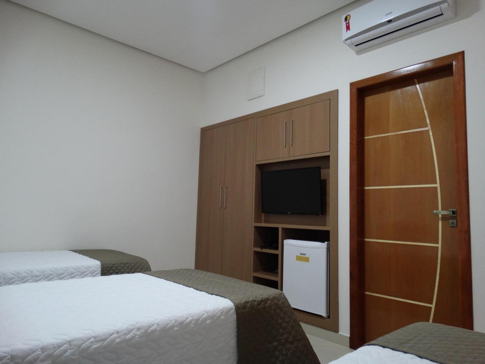 סלינס Hotel E Restaurante Sabor De Minas חדר תמונה